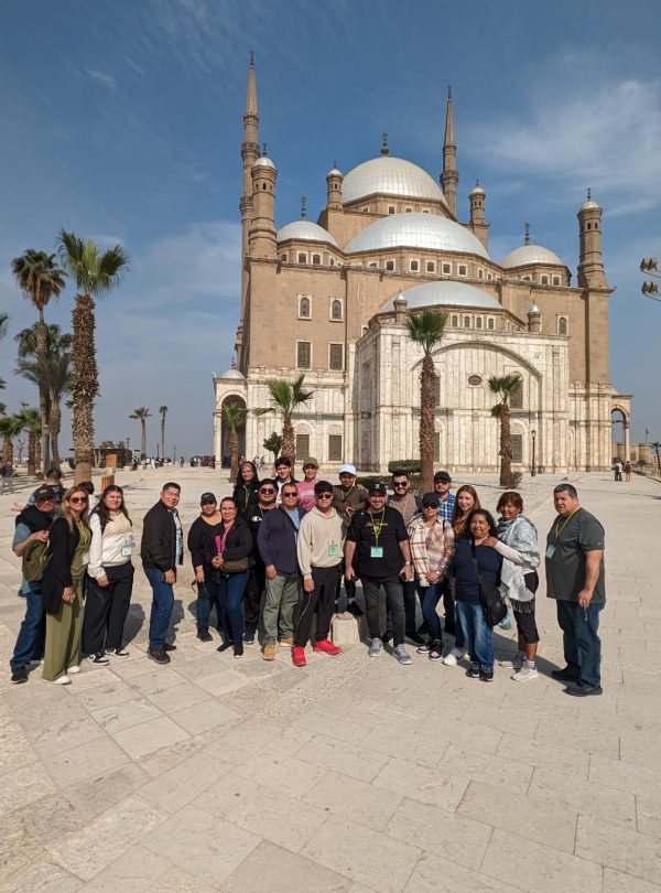 Nuestros valiosos clientes durante el recorrido por Egipto.