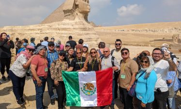 Nuestros valiosos clientes durante el recorrido por Egipto.