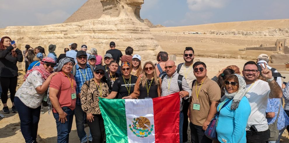 Nuestros valiosos clientes durante el recorrido por Egipto.