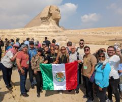 Nuestros valiosos clientes durante el recorrido por Egipto.